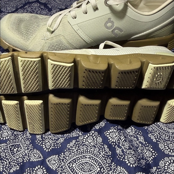 OC Beige and Olive Running Shoes - Picture 3 of 6